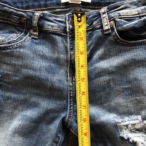 3/$25 - Eighty Two torn crop skinny jeans - Picture 9 of 14